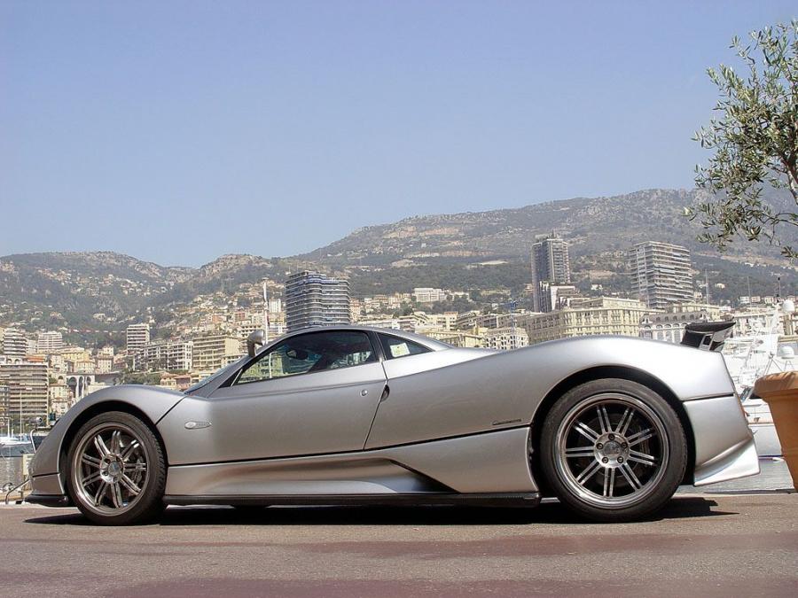  Pagani Zonda C12 S 2000 года  (фото 4 из 17)